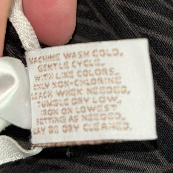 CHICO’s Black + White Palm Tree Capri Pants, size 0 (4) - Picture 8 of 8